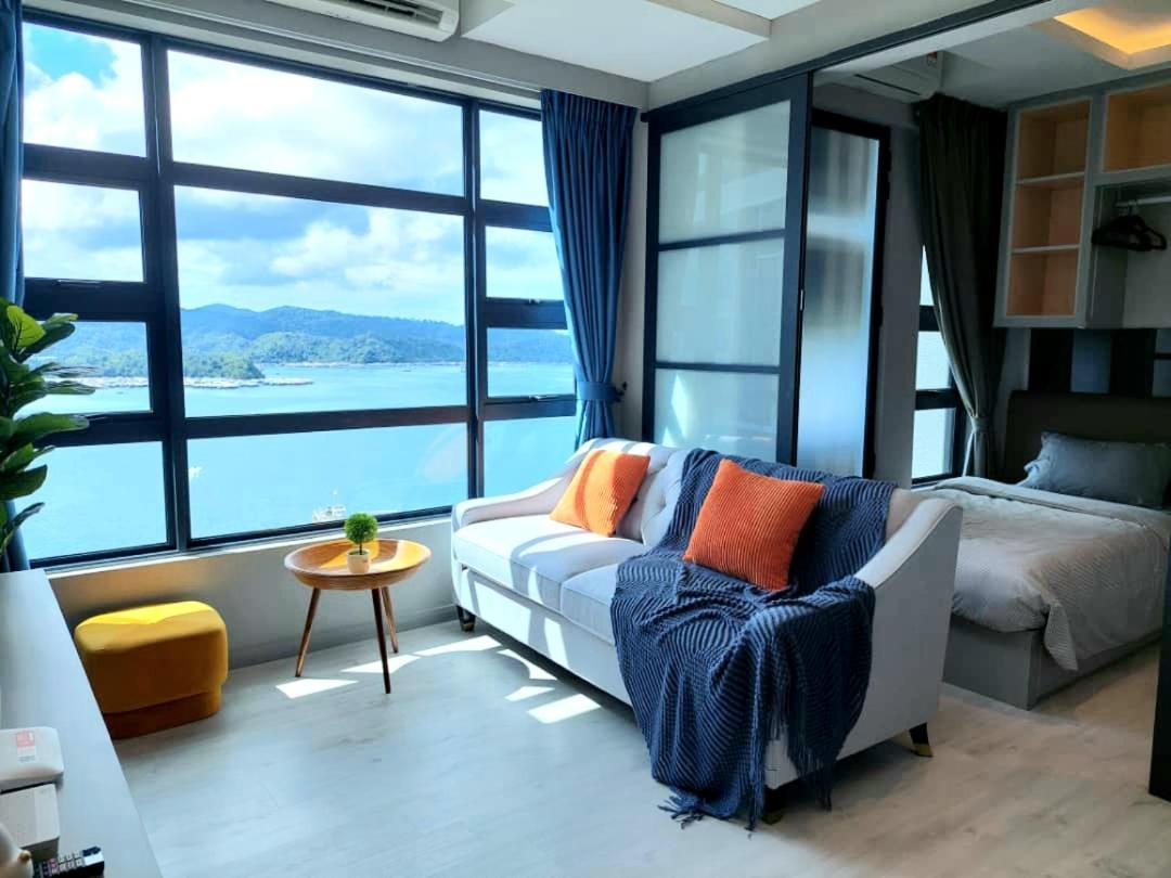 J'Stay Seaview Suite Jesselton Quay Кота-Кінабалу Екстер'єр фото