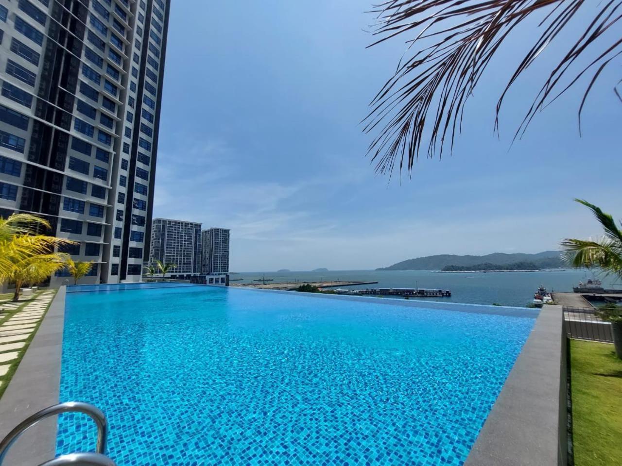 J'Stay Seaview Suite Jesselton Quay Кота-Кінабалу Екстер'єр фото